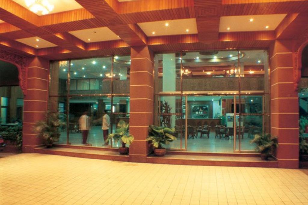 Yuzana Hotel Yangon Luaran gambar