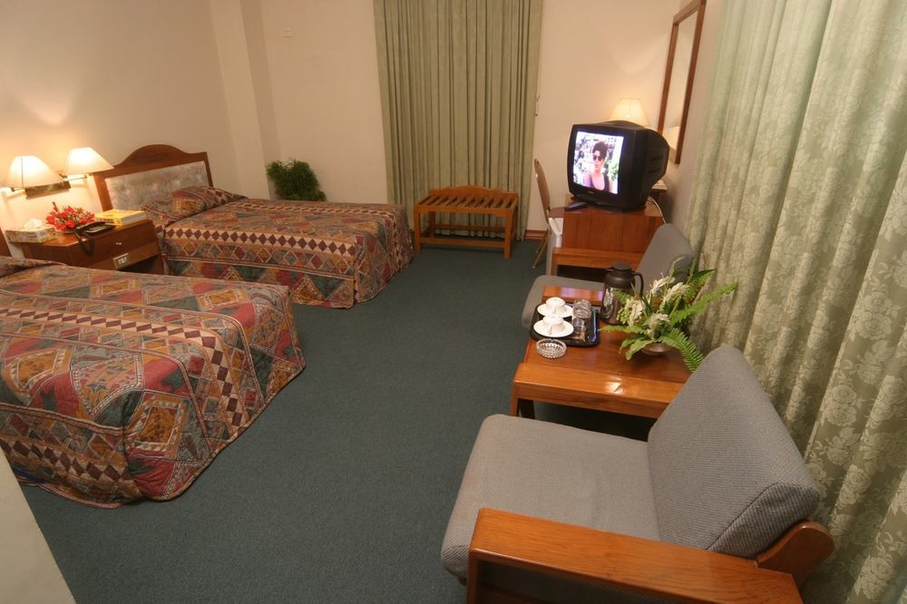 Yuzana Hotel Yangon Luaran gambar